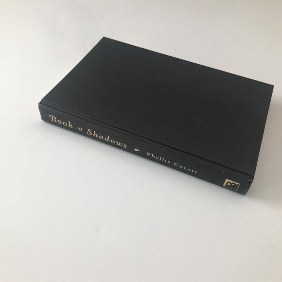 Book of Shadows by Phyllis Curott - Picture 10 of 14